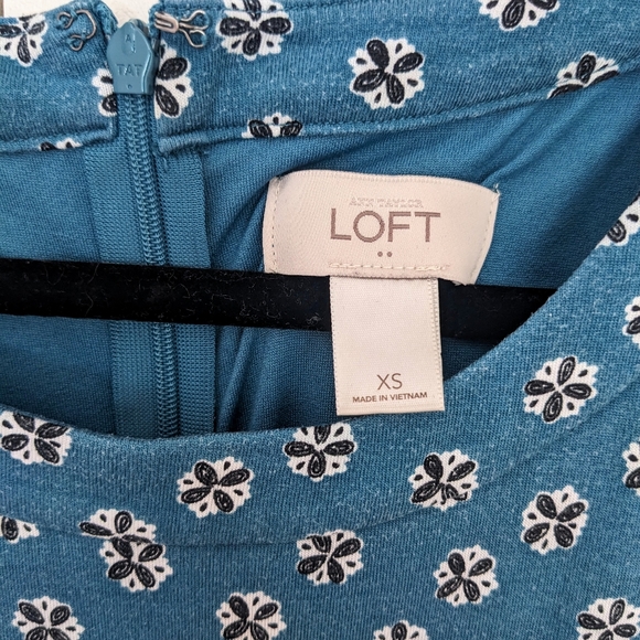 Loft XS Aqua Print Dress - Picture 4 of 9